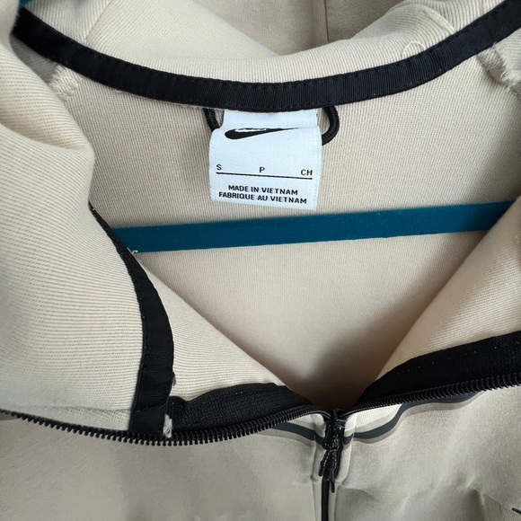 Nike 2 piece set - Picture 2 of 15